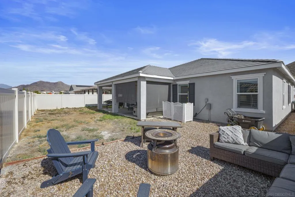 28382 Hopscotch Dr, None, California 92585 home-pic-8